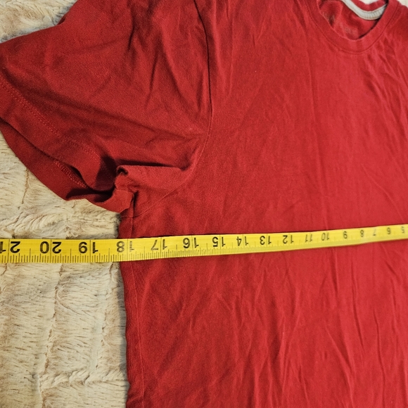 Red Banana Republic T-shirt - Picture 5 of 5